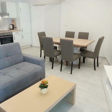 Apartment Rika Omiš Екстериор снимка