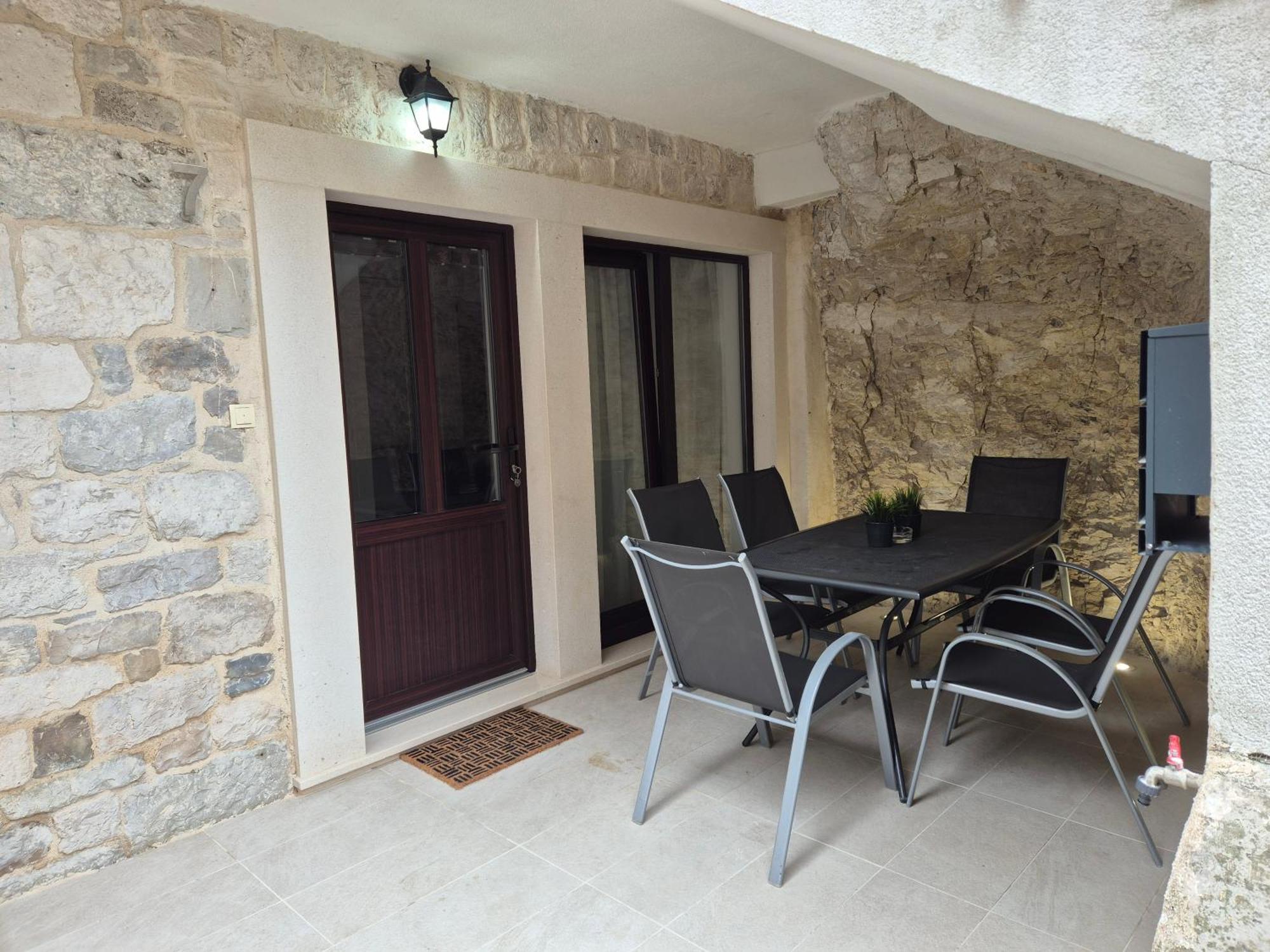 Apartment Rika Omiš Екстериор снимка