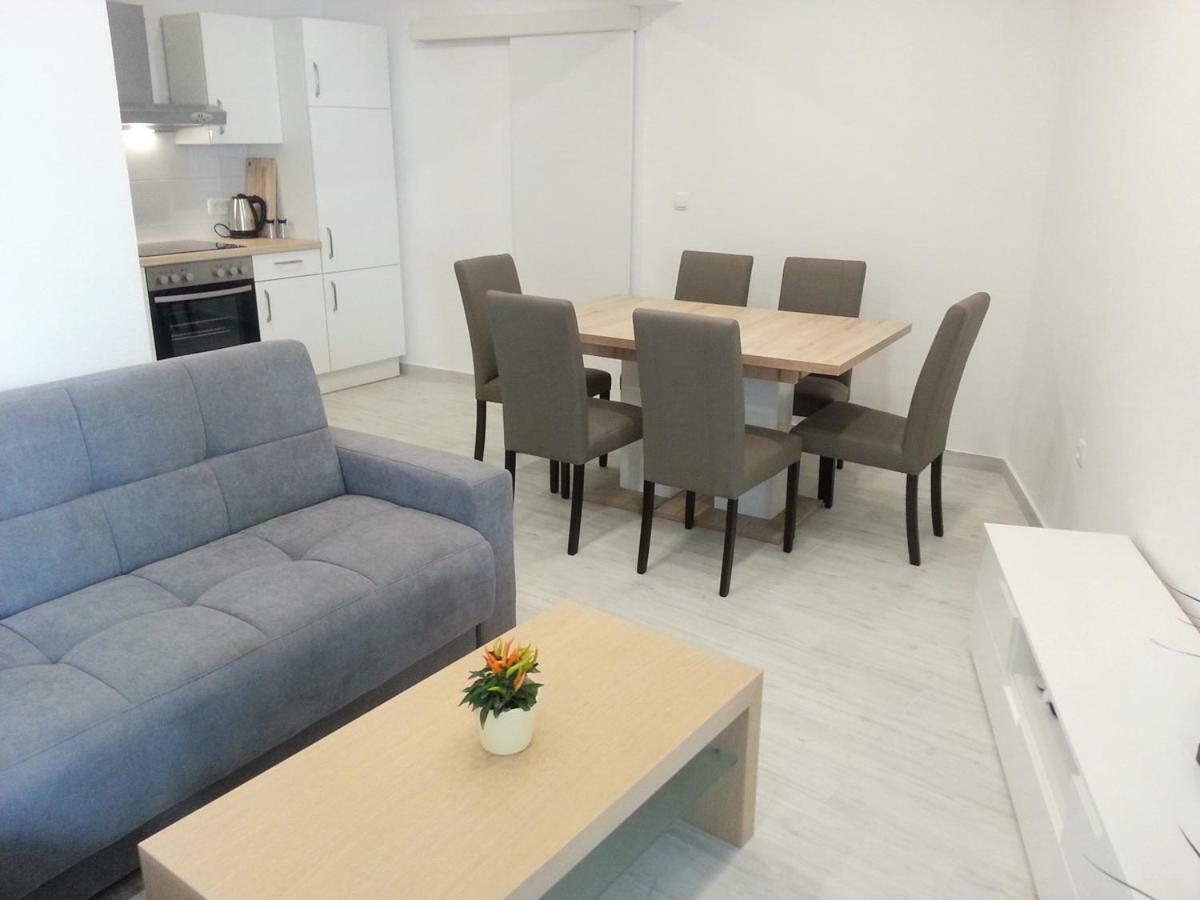 Apartment Rika Omiš Екстериор снимка